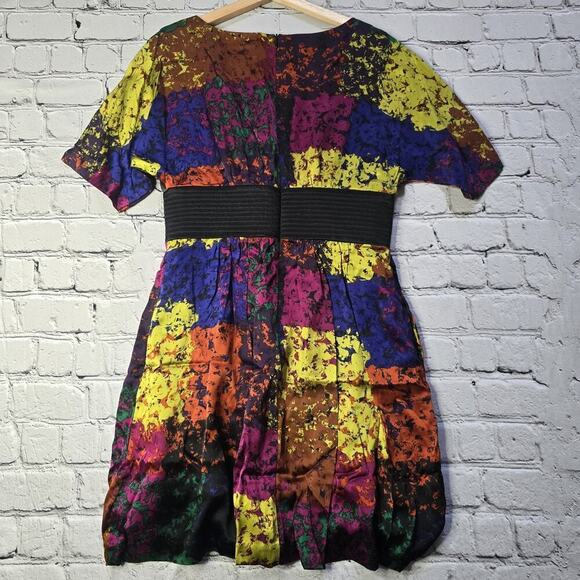 Trina Turk 100% Silk Shanghai Rainbow Thick Waistline Short Sleeve Dress Size 10 - Picture 9 of 13